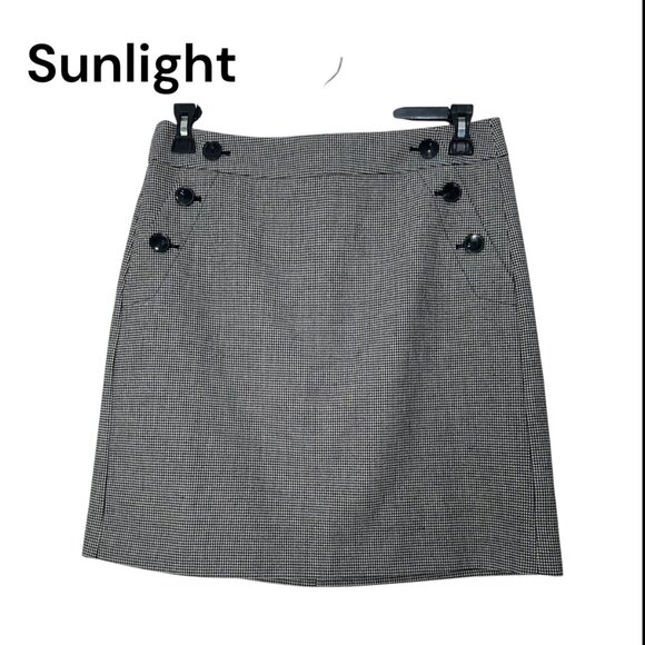 Ann Taylor Factory Women SZ 8 Black Houndstooth Button Accent Knee Skirt Lined - Picture 1 of 9